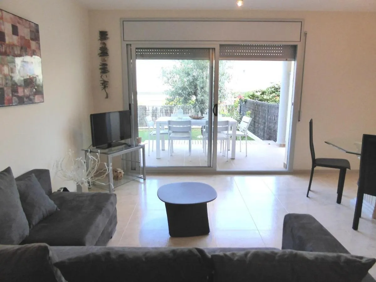 Piso Moderno Con Terraza, Jardin, Piscina Y Wifi, A 400M De La Playa En Llanca - Es-228-137 Apartment