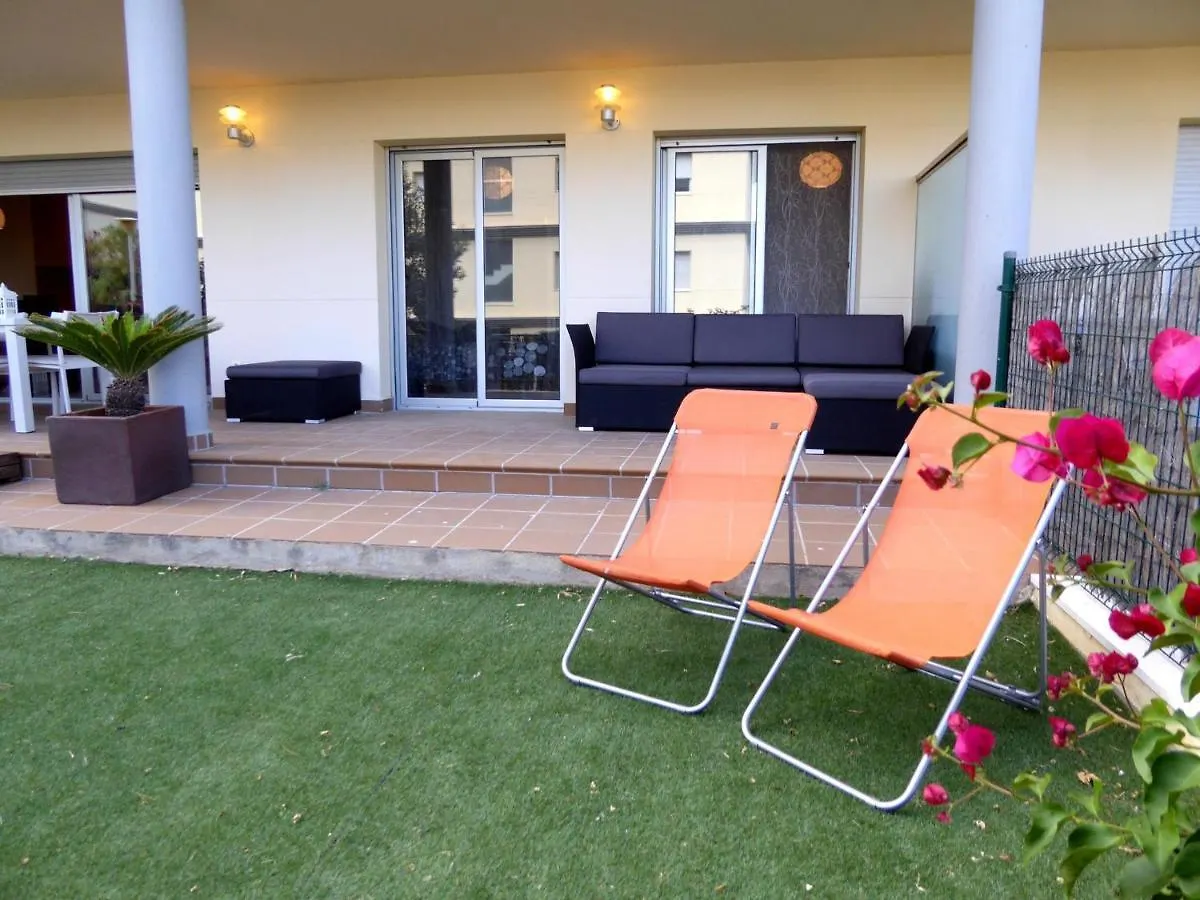 Piso Moderno Con Terraza, Jardin, Piscina Y Wifi, A 400M De La Playa En Llanca - Es-228-137 Apartment Spain