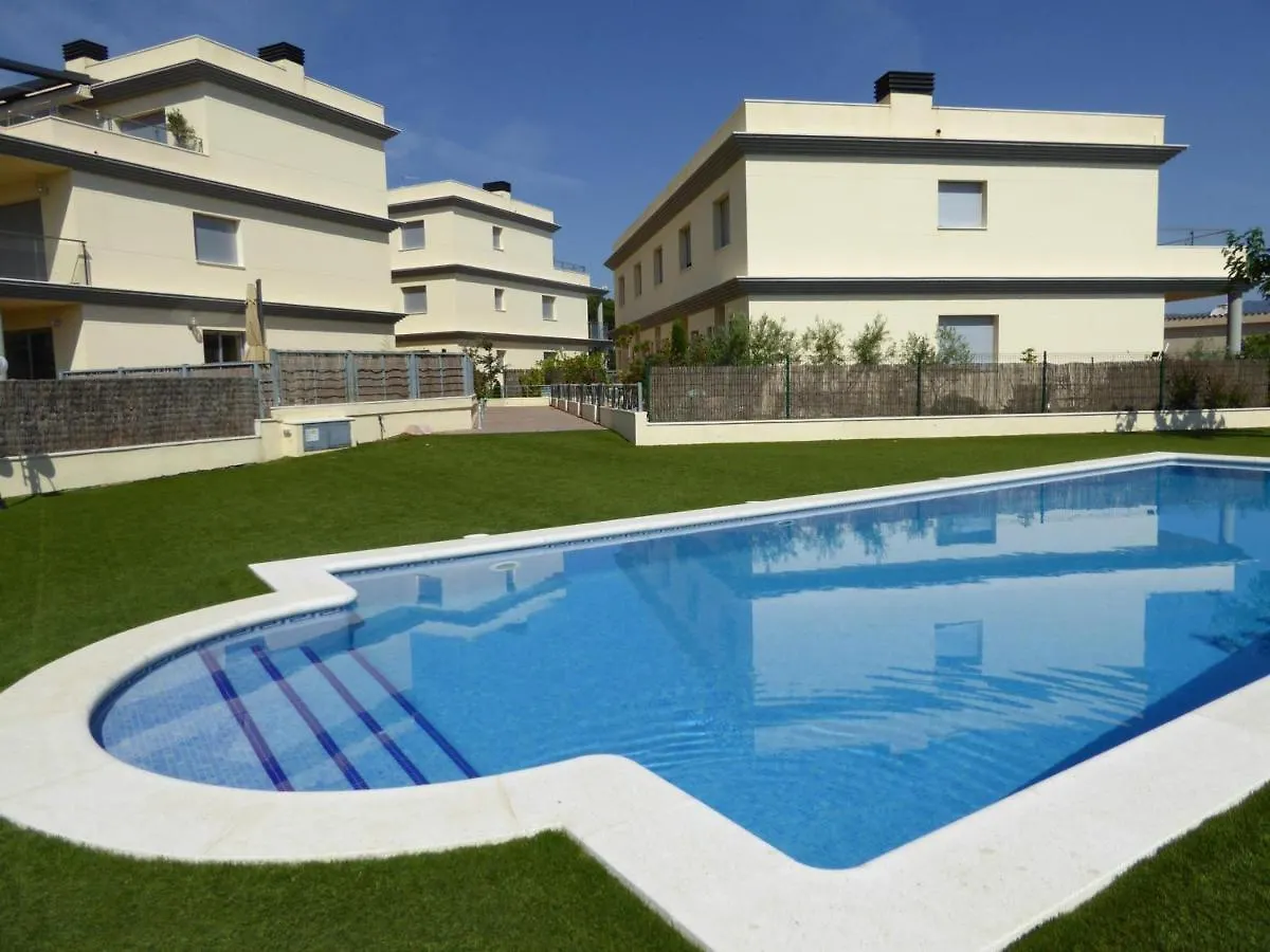 Piso Moderno Con Terraza, Jardin, Piscina Y Wifi, A 400M De La Playa En Llanca - Es-228-137 Apartment
