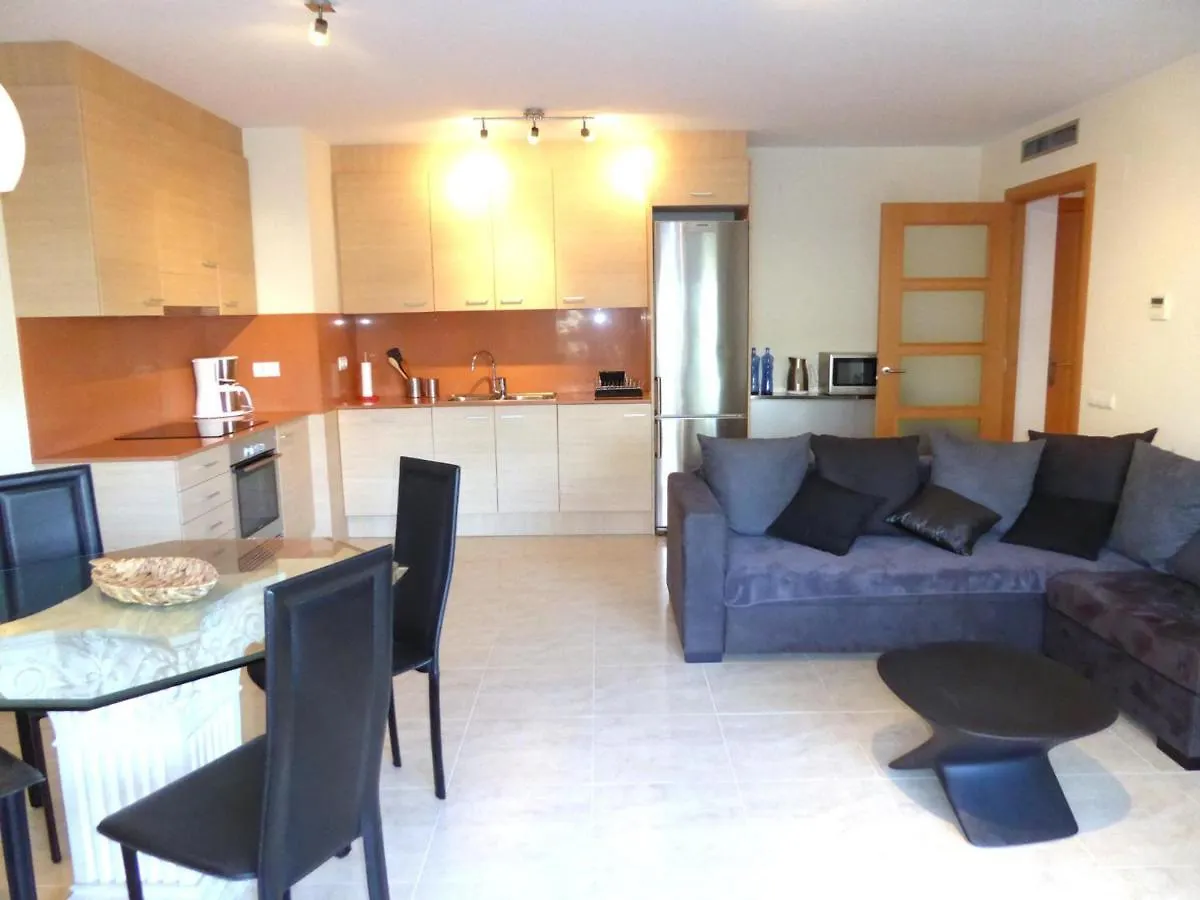 Piso Moderno Con Terraza, Jardin, Piscina Y Wifi, A 400M De La Playa En Llanca - Es-228-137 Apartment 0*,  Spain