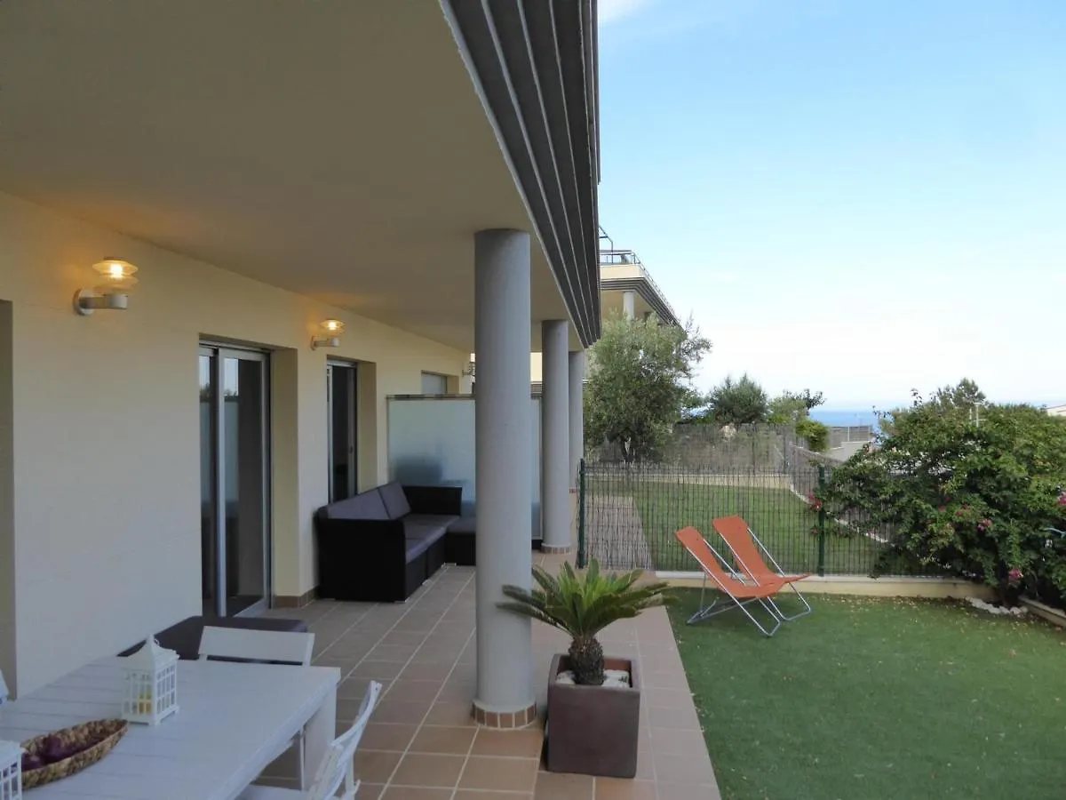 Piso Moderno Con Terraza, Jardin, Piscina Y Wifi, A 400M De La Playa En Llanca - Es-228-137 Apartment Spain