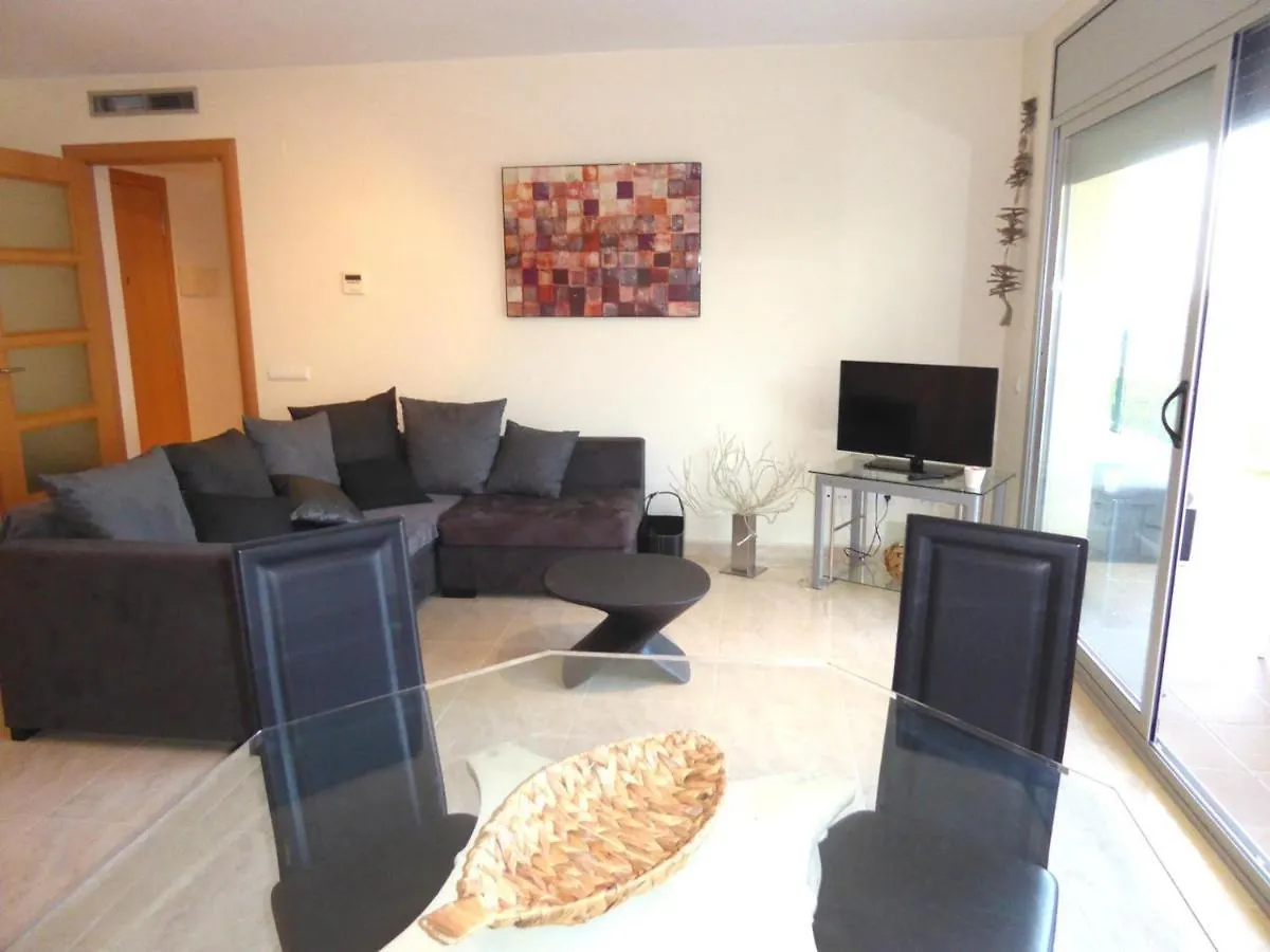 Piso Moderno Con Terraza, Jardin, Piscina Y Wifi, A 400M De La Playa En Llanca - Es-228-137 Apartment